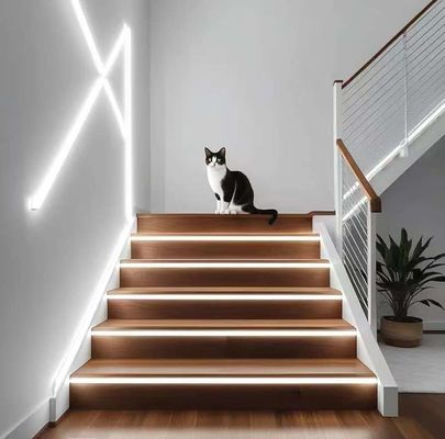 16.5FT / 5 Meter Bezbarwny silikonowy system kanału LED Wykluczona elastyczna rura z białą pokrywą mleczną szerszy tor dla 12mm wodoodpornego światła LED USC7 WW